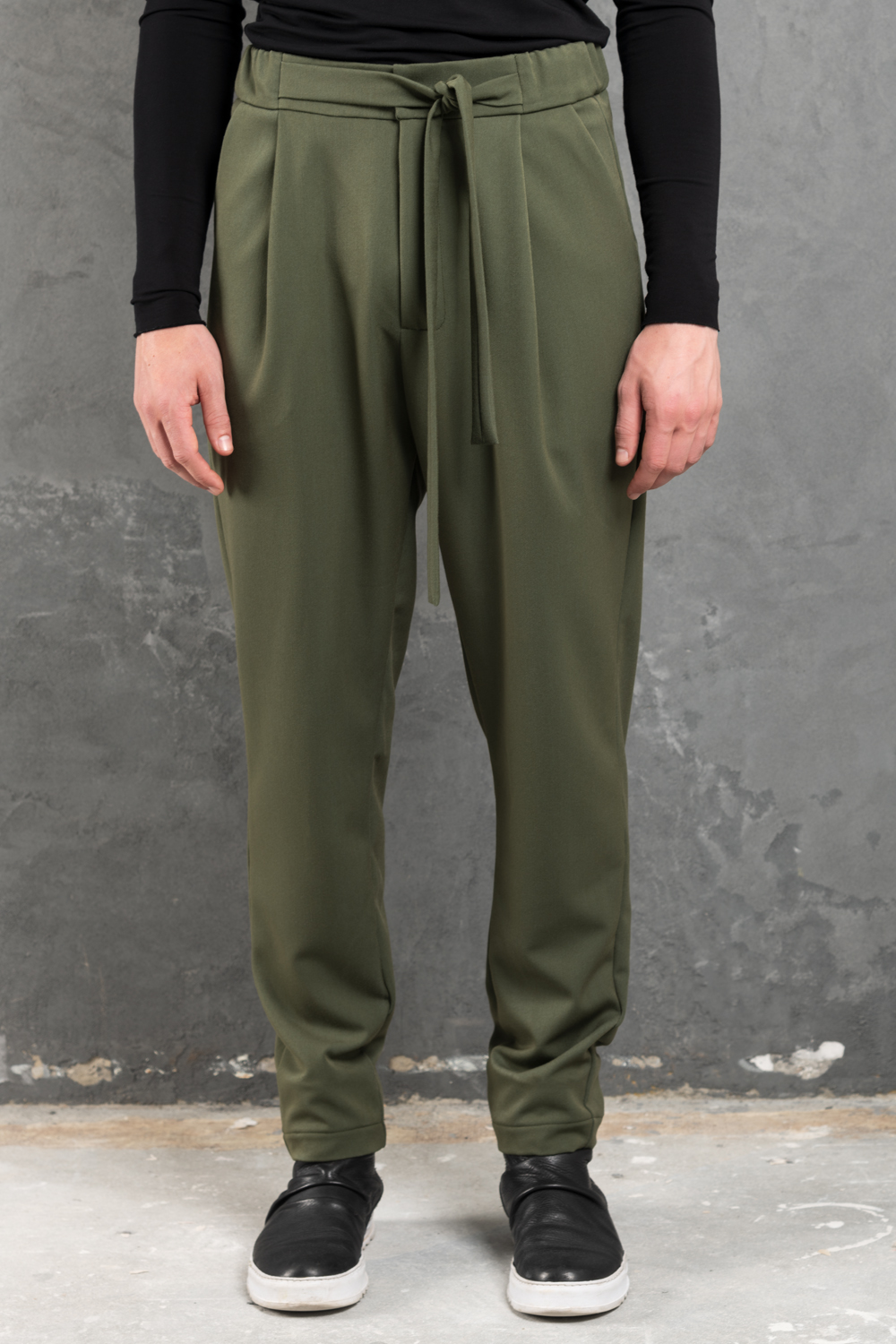 Cotton twill trousers - Sage green - Men | H&M IN