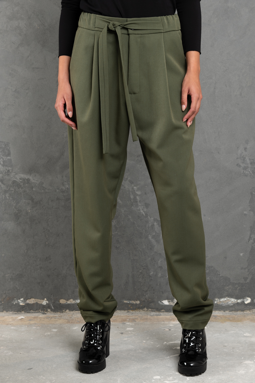 Olive green pants with side pockets hotsell