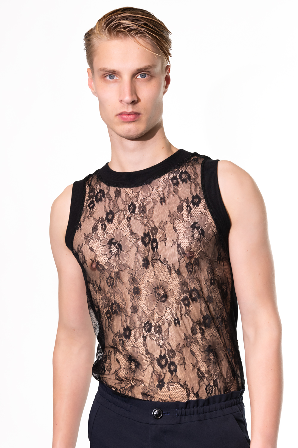 A black lace men s tank top Haruco vert